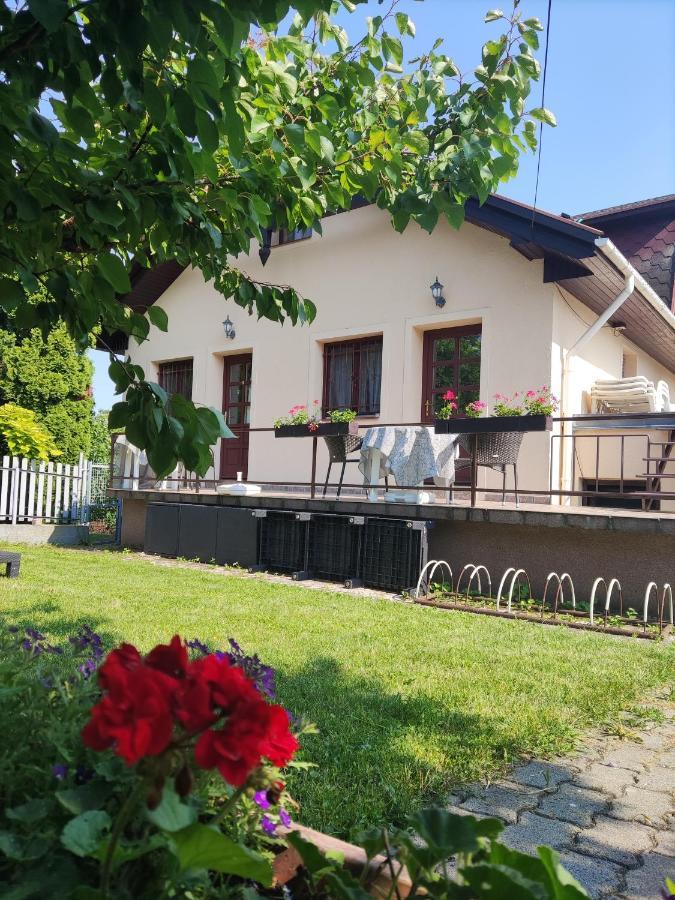 Feszek Apartmanhaz Vonyarcvashegy Eksteriør billede